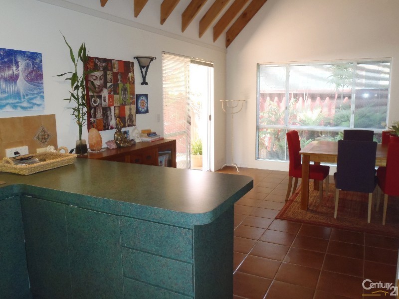 3 Hertford Elbow, College Grove WA 6230