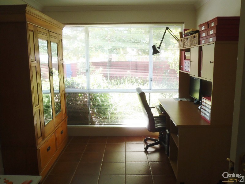 3 Hertford Elbow, College Grove WA 6230