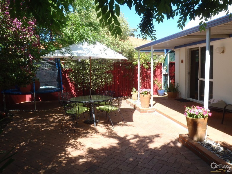 3 Hertford Elbow, College Grove WA 6230