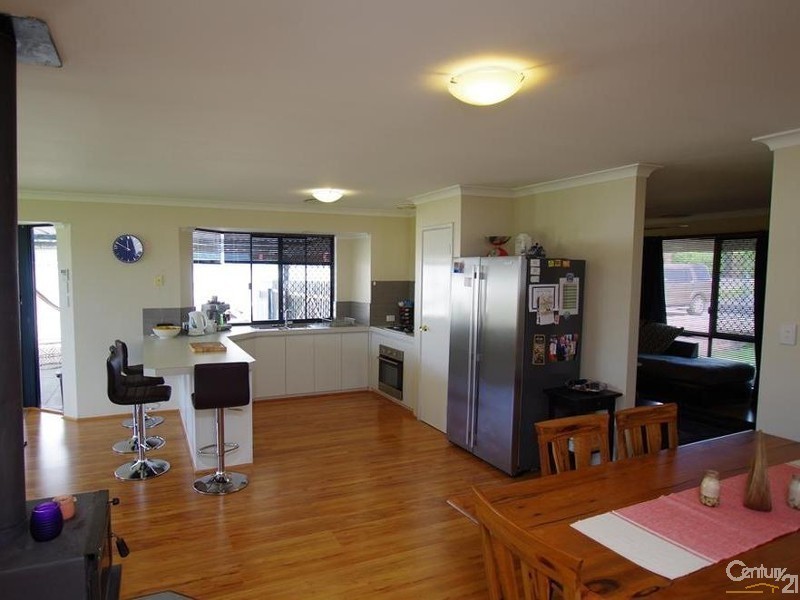 25 Brand Avenue, Usher WA 6230