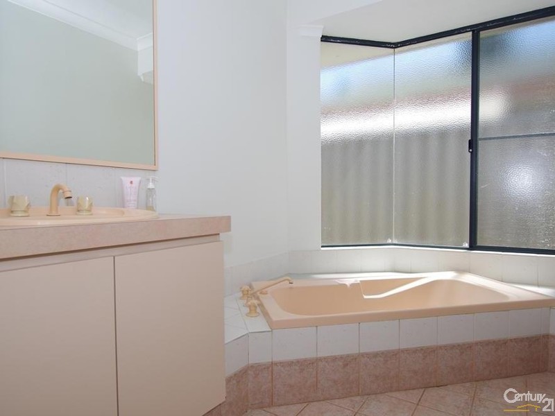 25 Brand Avenue, Usher WA 6230