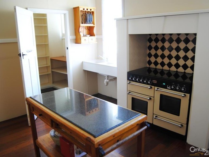 4 Coombes Street, Collie WA 6225