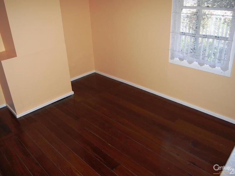 4 Coombes Street, Collie WA 6225