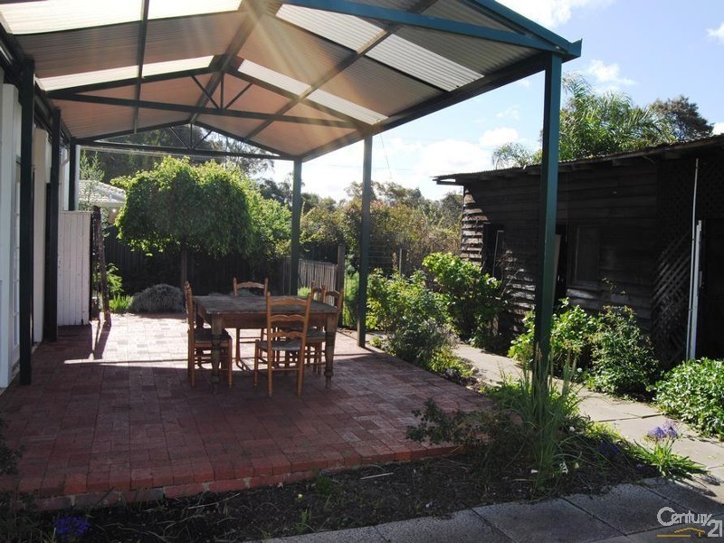 4 Coombes Street, Collie WA 6225