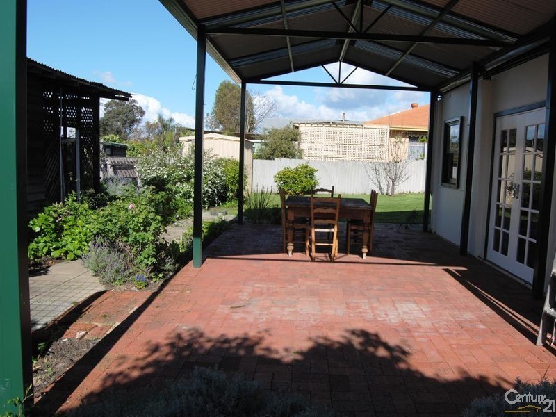 4 Coombes Street, Collie WA 6225