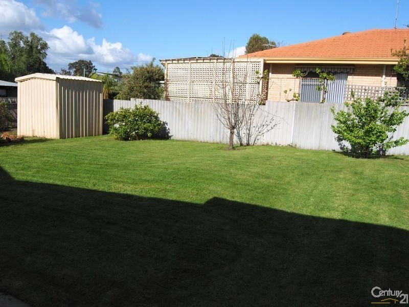 4 Coombes Street, Collie WA 6225