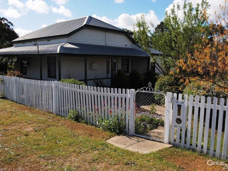 4 Coombes Street, Collie WA 6225