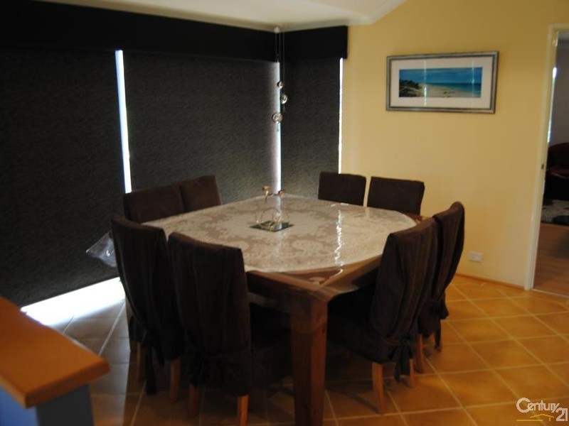 8 Samrose Road, Dalyellup WA 6230