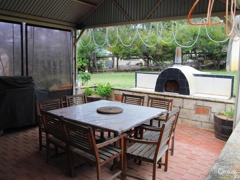 8 Samrose Road, Dalyellup WA 6230