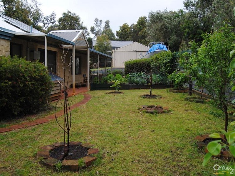 8 Samrose Road, Dalyellup WA 6230