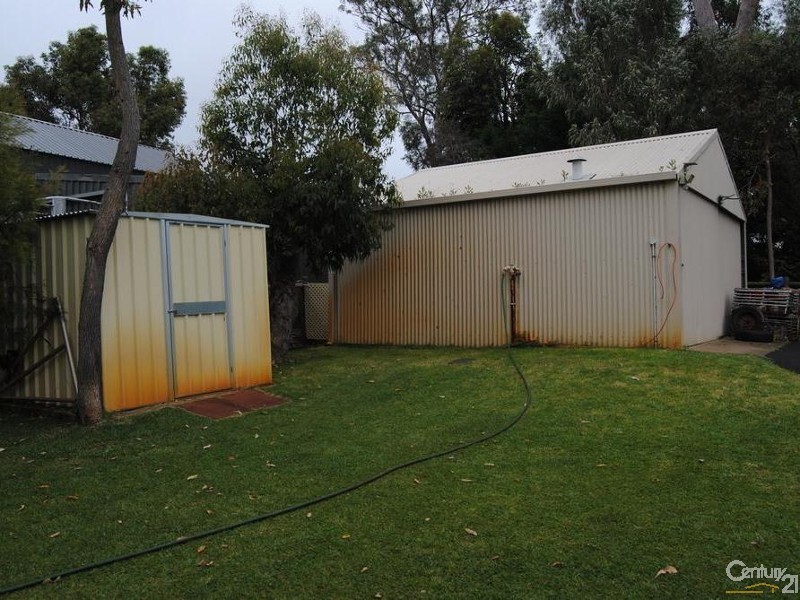 8 Samrose Road, Dalyellup WA 6230