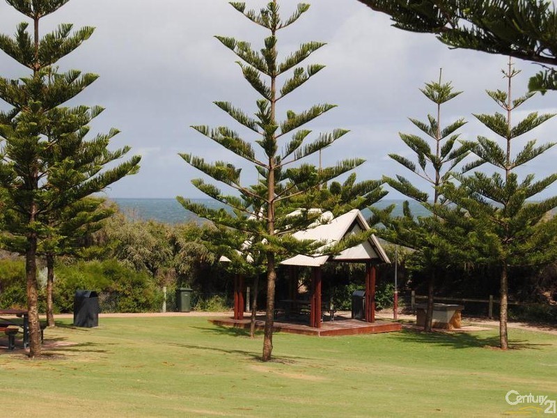 8 Samrose Road, Dalyellup WA 6230