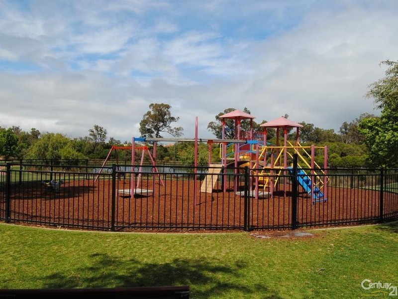 8 Samrose Road, Dalyellup WA 6230
