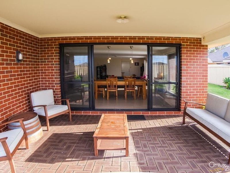 7 Sherwood Drive, Dalyellup WA 6230