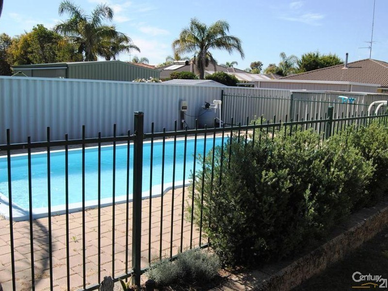 68 Winthrop Avenue, College Grove WA 6230