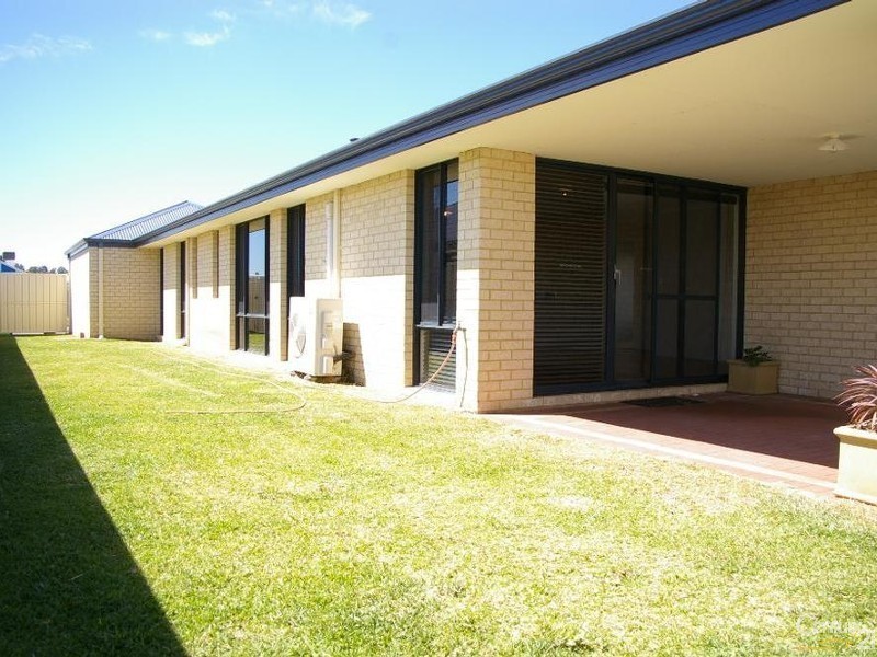 362 Parade Road, Dalyellup WA 6230