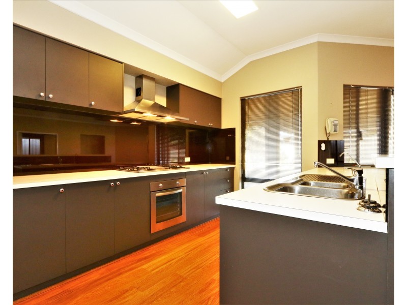 21 McMillan Drive, Dalyellup WA 6230