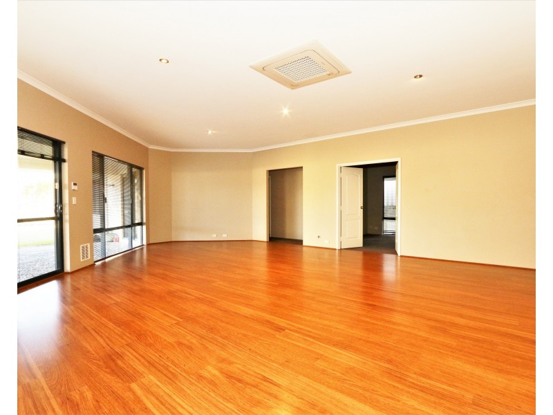 21 McMillan Drive, Dalyellup WA 6230