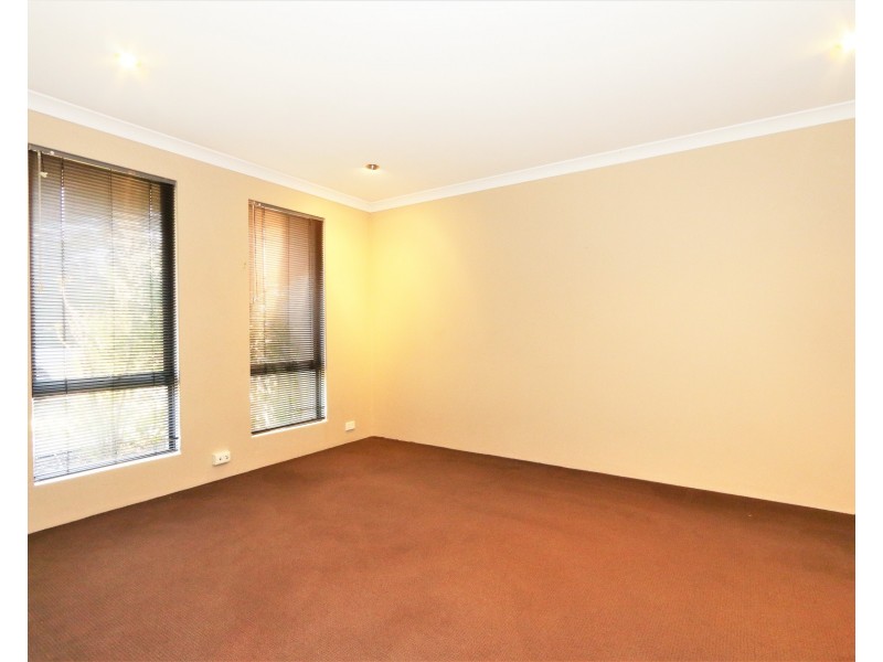 21 McMillan Drive, Dalyellup WA 6230