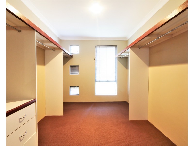 21 McMillan Drive, Dalyellup WA 6230