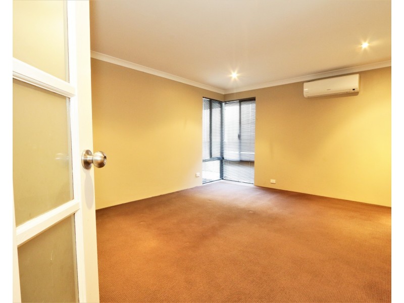 21 McMillan Drive, Dalyellup WA 6230