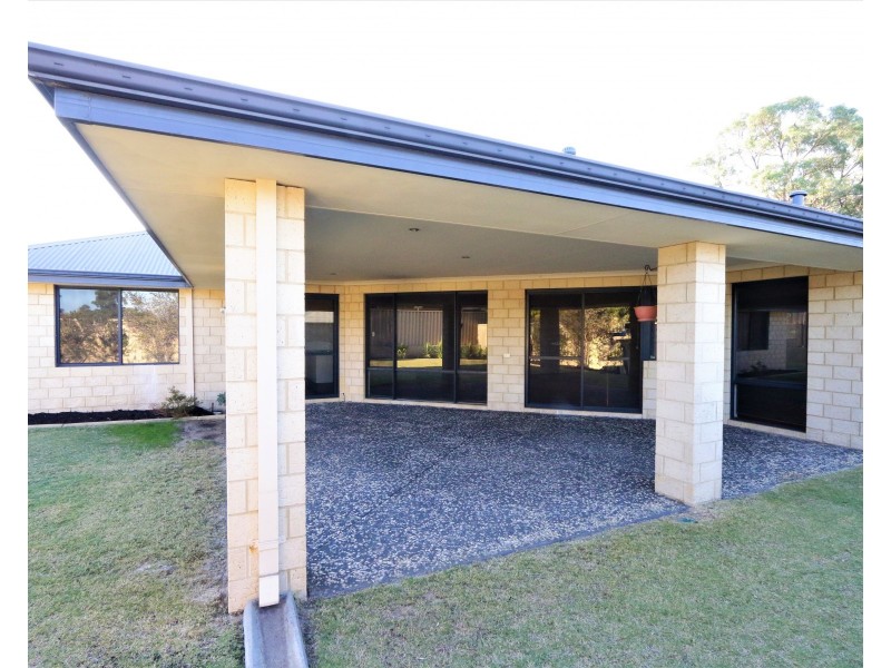 21 McMillan Drive, Dalyellup WA 6230