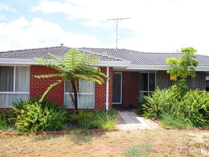8 Whatman Way, Withers WA 6230
