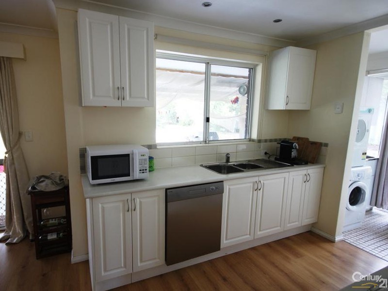 8 Whatman Way, Withers WA 6230