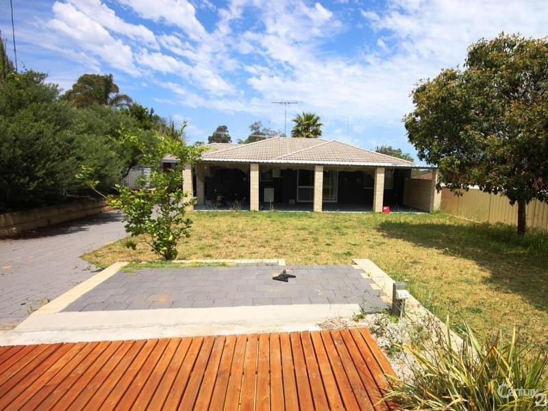 8 Whatman Way, Withers WA 6230