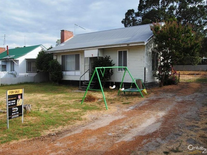 7 Irwin St, Collie WA 6225