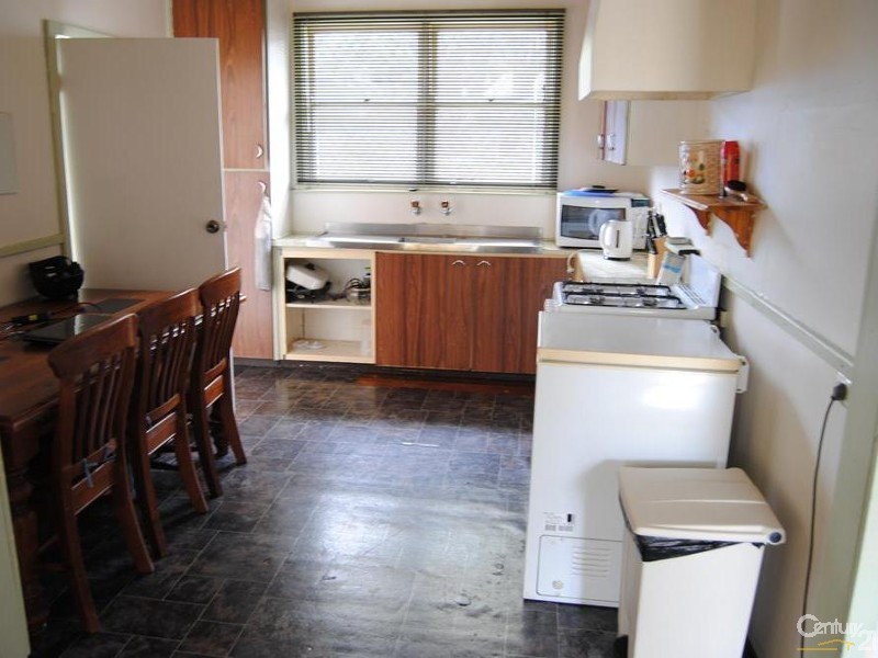 7 Irwin St, Collie WA 6225