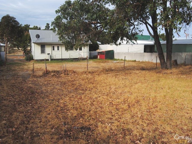 7 Irwin St, Collie WA 6225