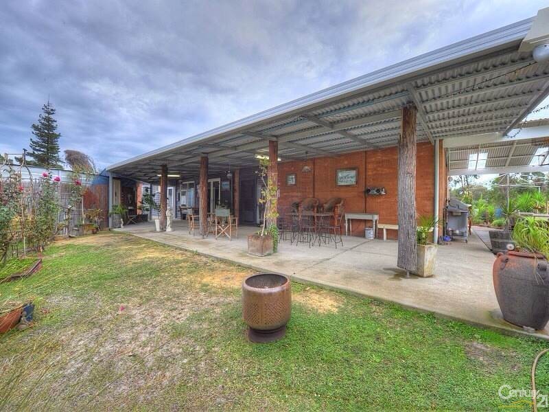 735 Southern Estuary Road, Lake Clifton WA 6215