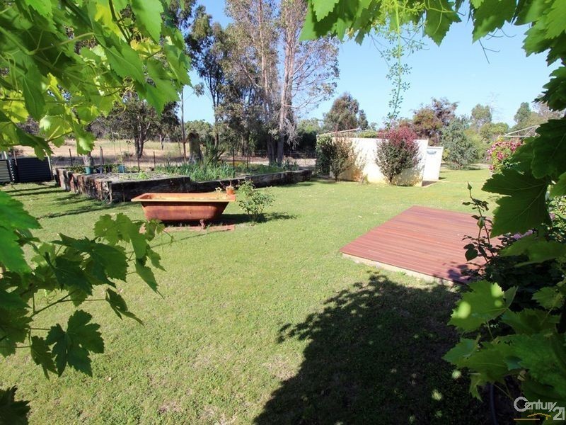 735 Southern Estuary Road, Lake Clifton WA 6215