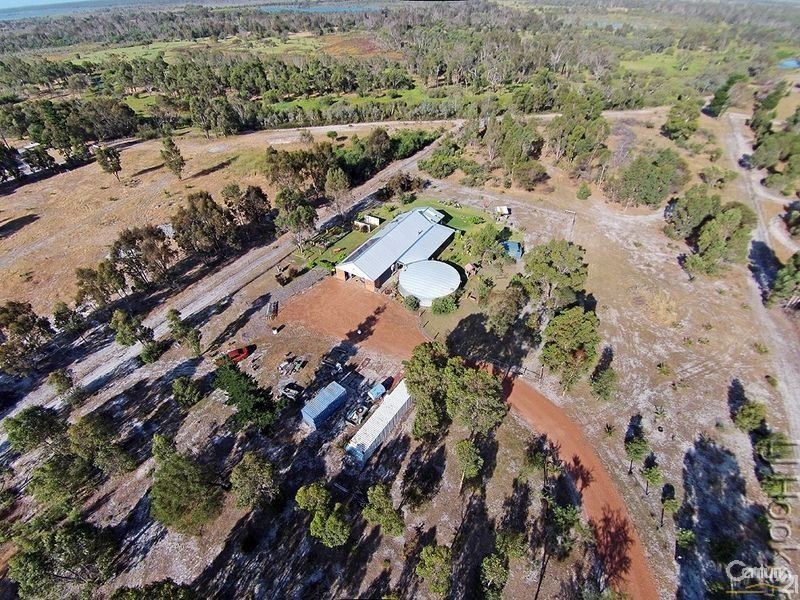 735 Southern Estuary Road, Lake Clifton WA 6215