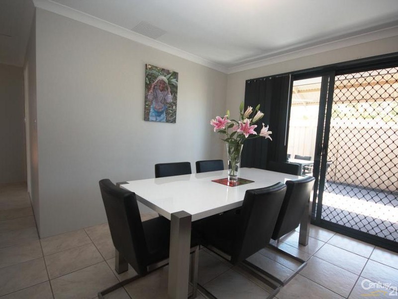 3/12 Nuytsia Avenue, Carey Park WA 6230