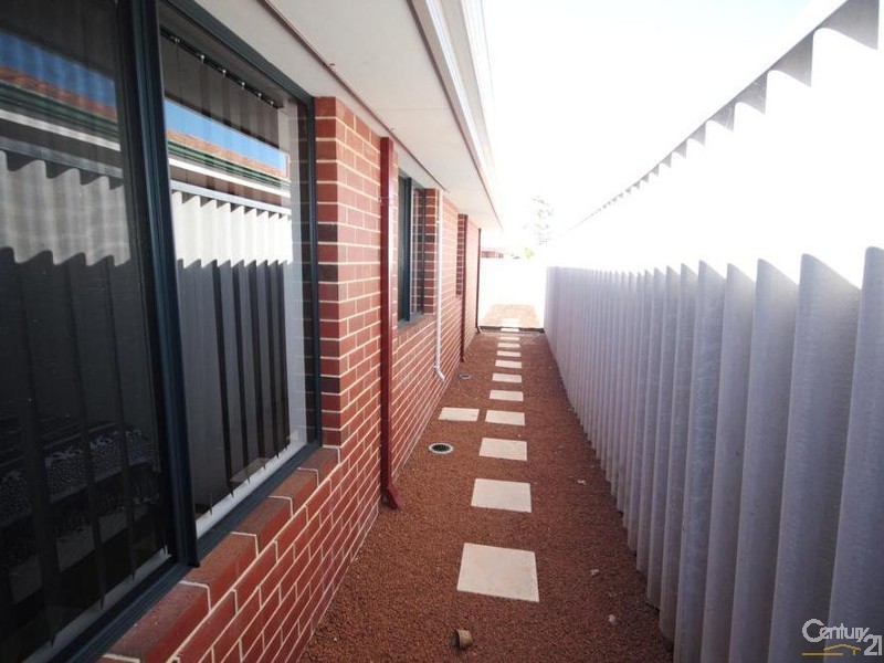 3/12 Nuytsia Avenue, Carey Park WA 6230