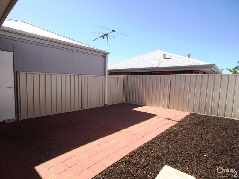 3/12 Nuytsia Avenue, Carey Park WA 6230