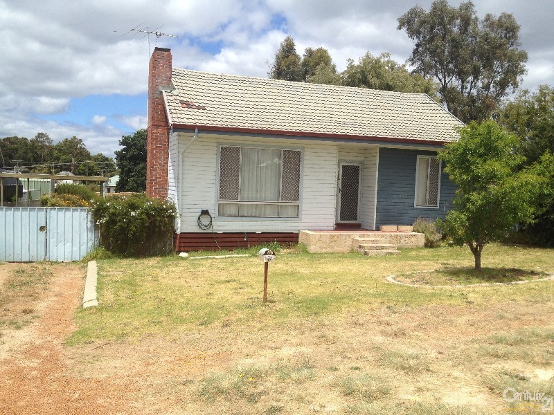 37 McKinley St, Collie WA 6225