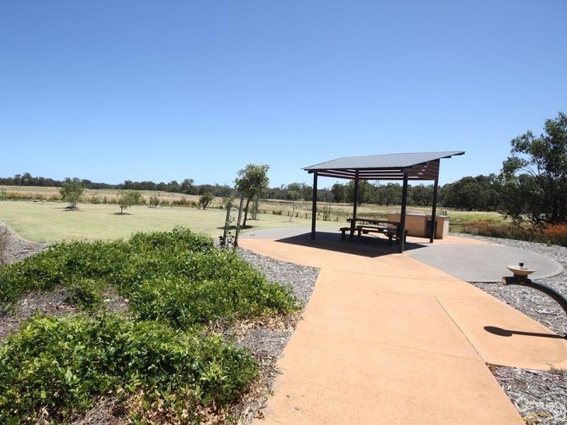 27 Castlereagh Vista, Millbridge WA 6232