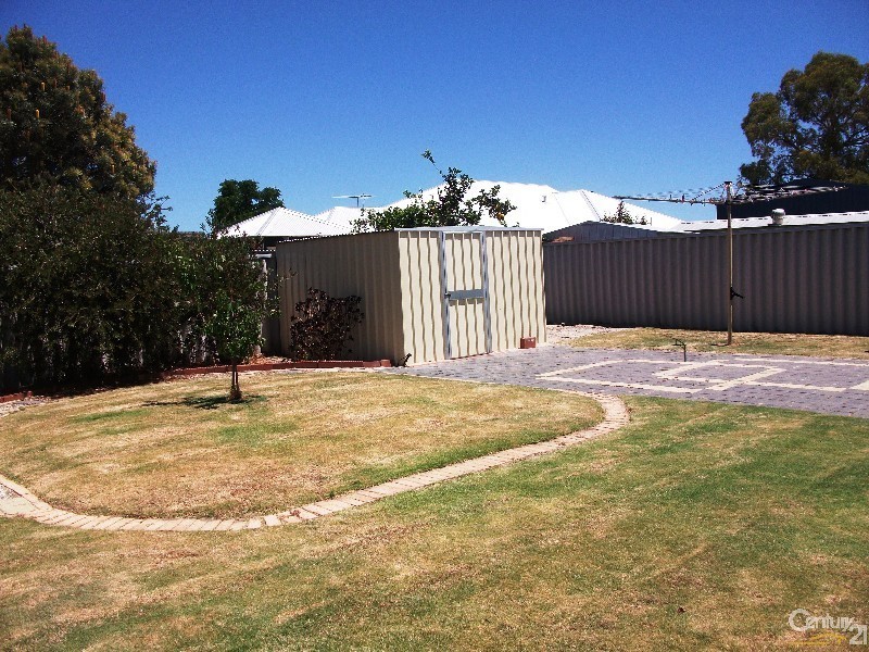 16 Borya Bend, Glen Iris WA 6230