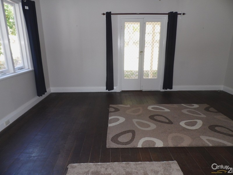 27 Tuart Street, Bunbury WA 6230