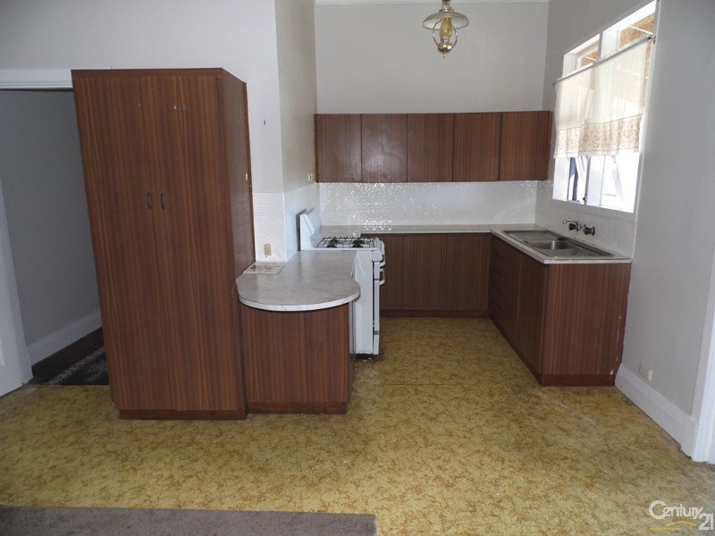 27 Tuart Street, Bunbury WA 6230