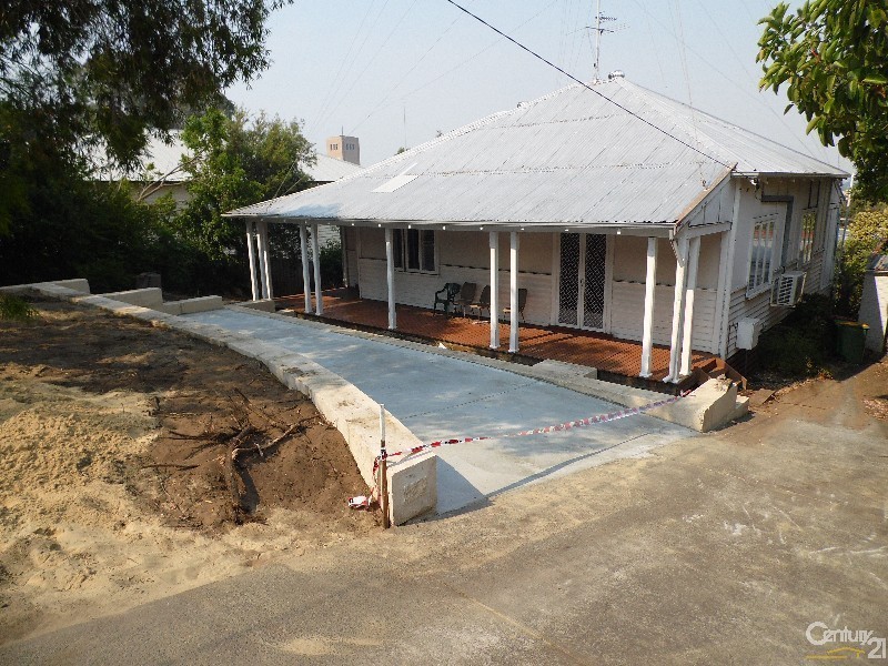 27 Tuart Street, Bunbury WA 6230