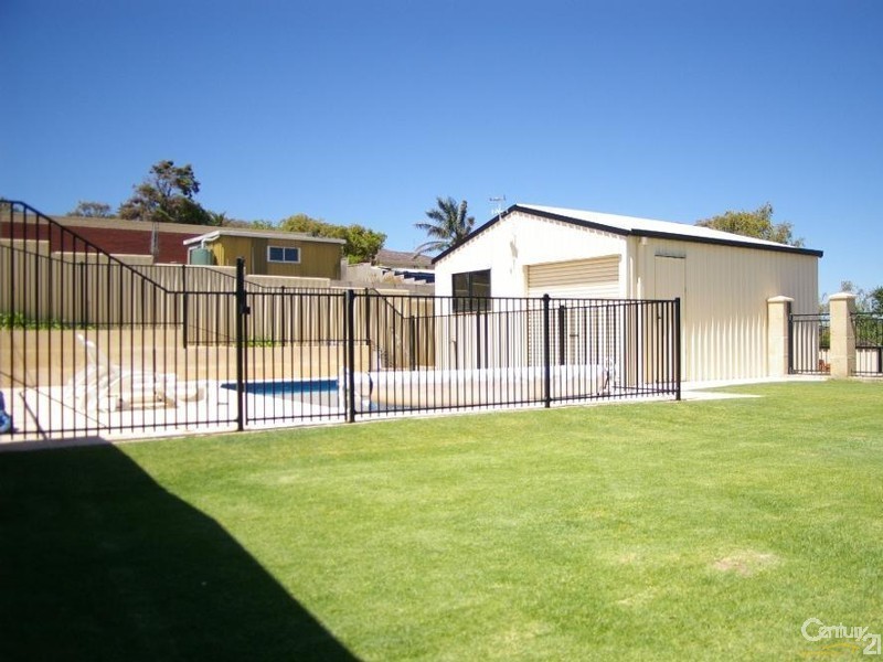 5 Dunstan Street, South Bunbury WA 6230