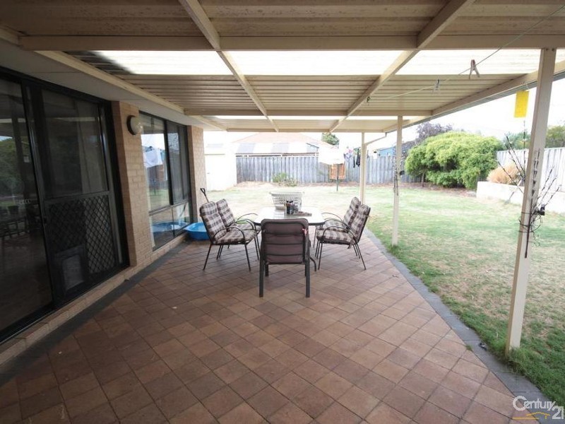 33 Burleigh Drive, Australind WA 6233