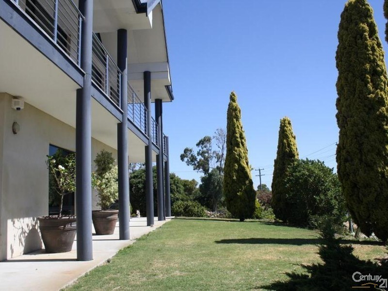 285 Old Coast Road, Australind WA 6233