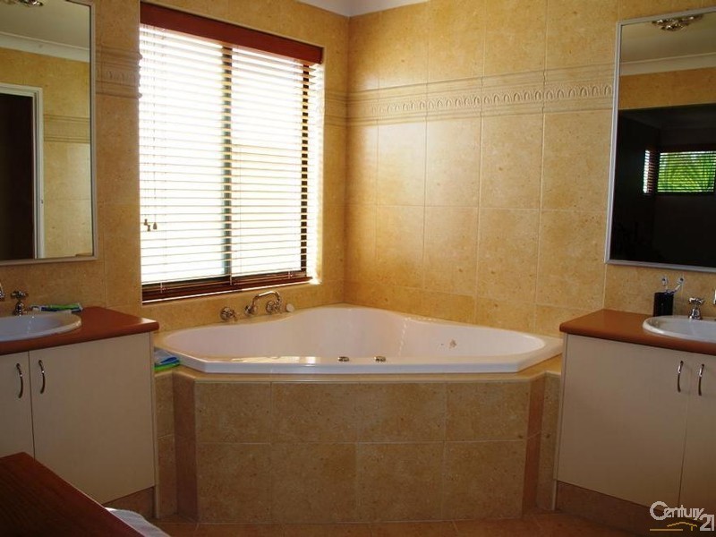 37 Walton Approach, Dalyellup WA 6230