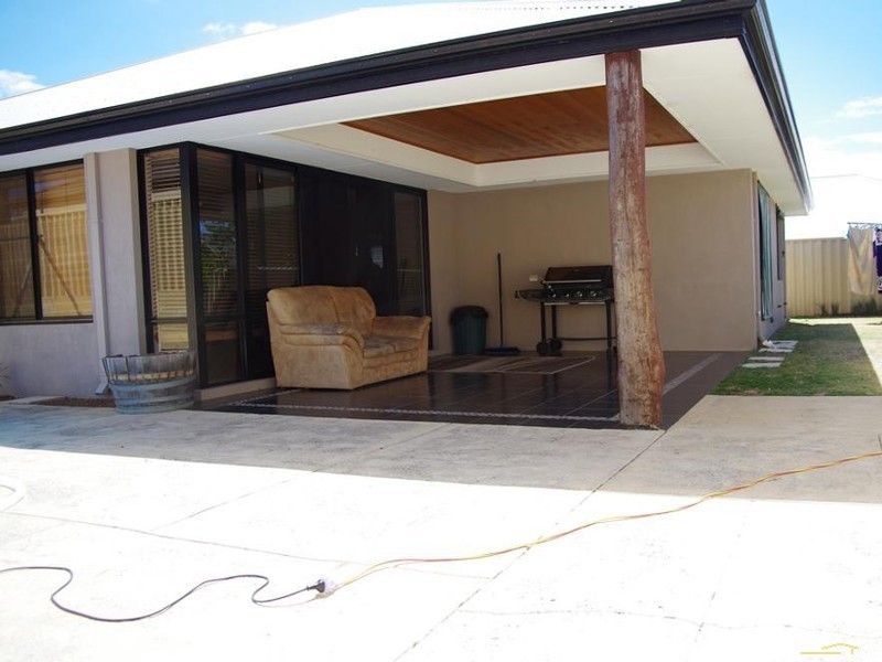 37 Walton Approach, Dalyellup WA 6230