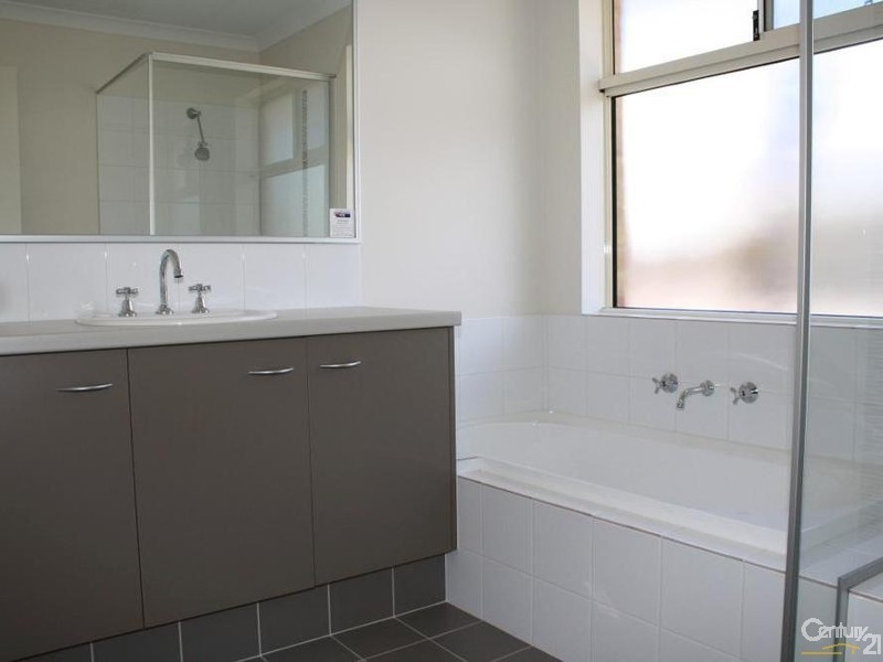2A Lunar Avenue, Australind WA 6233